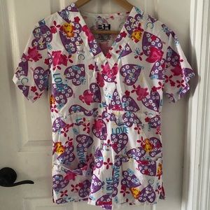 Scrub top size small